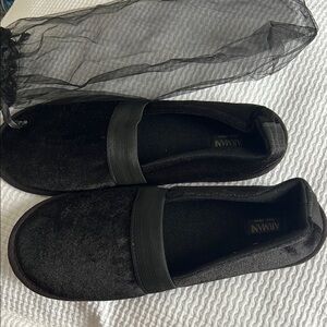 New Armani Velvet Slippers Mens With Carrying Case, Fits Men’s Size US 8.5-9.5